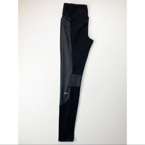 Alo Yoga Black Leggings Workout Pants Yoga Athleisure Womens Small - Picture 3 of 13
